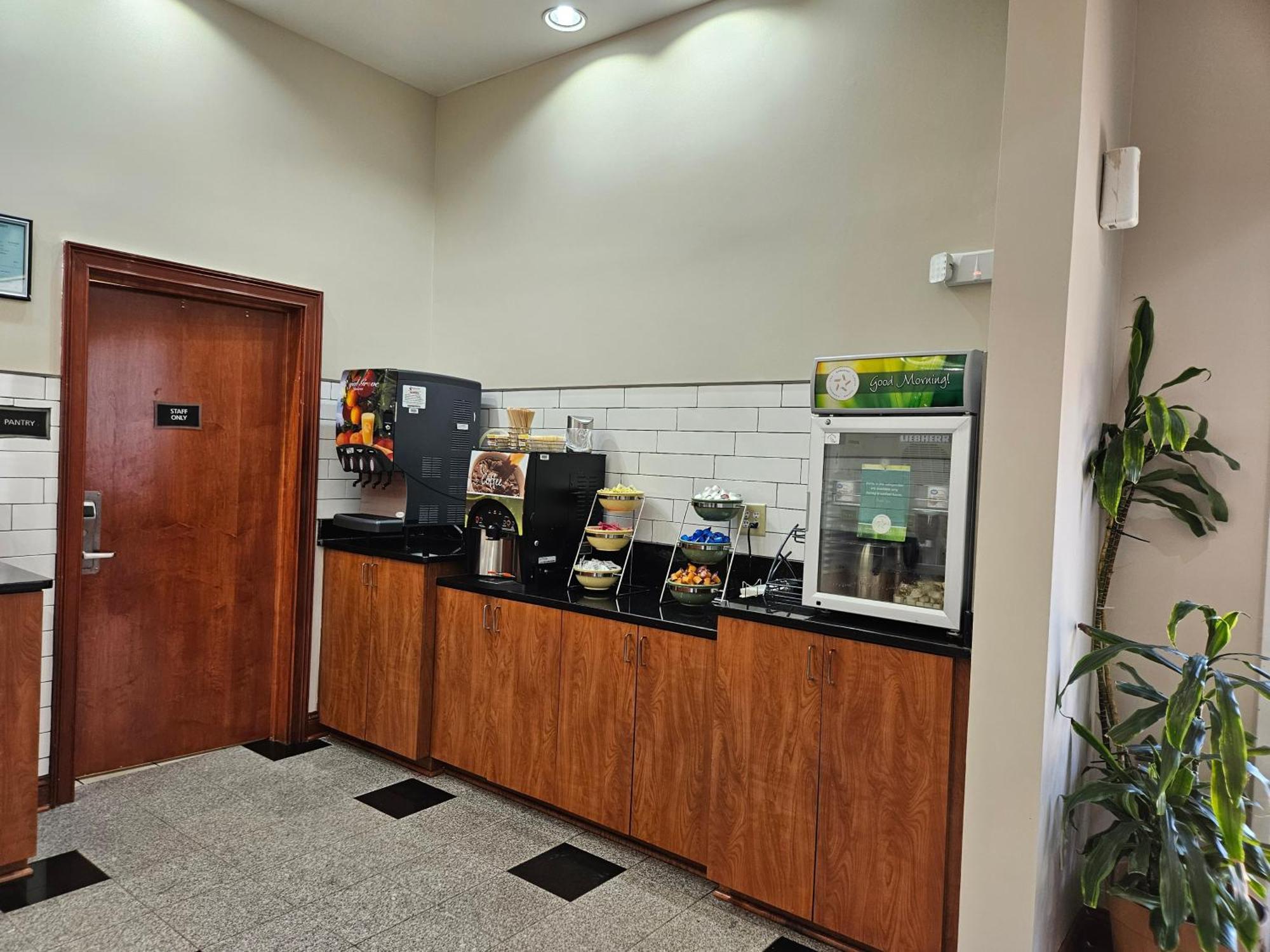 Quality Inn & Suites Greenville I-65 Экстерьер фото