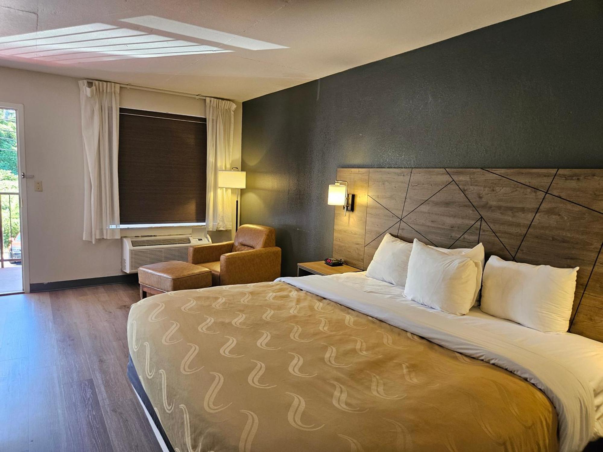 Quality Inn & Suites Greenville I-65 Экстерьер фото