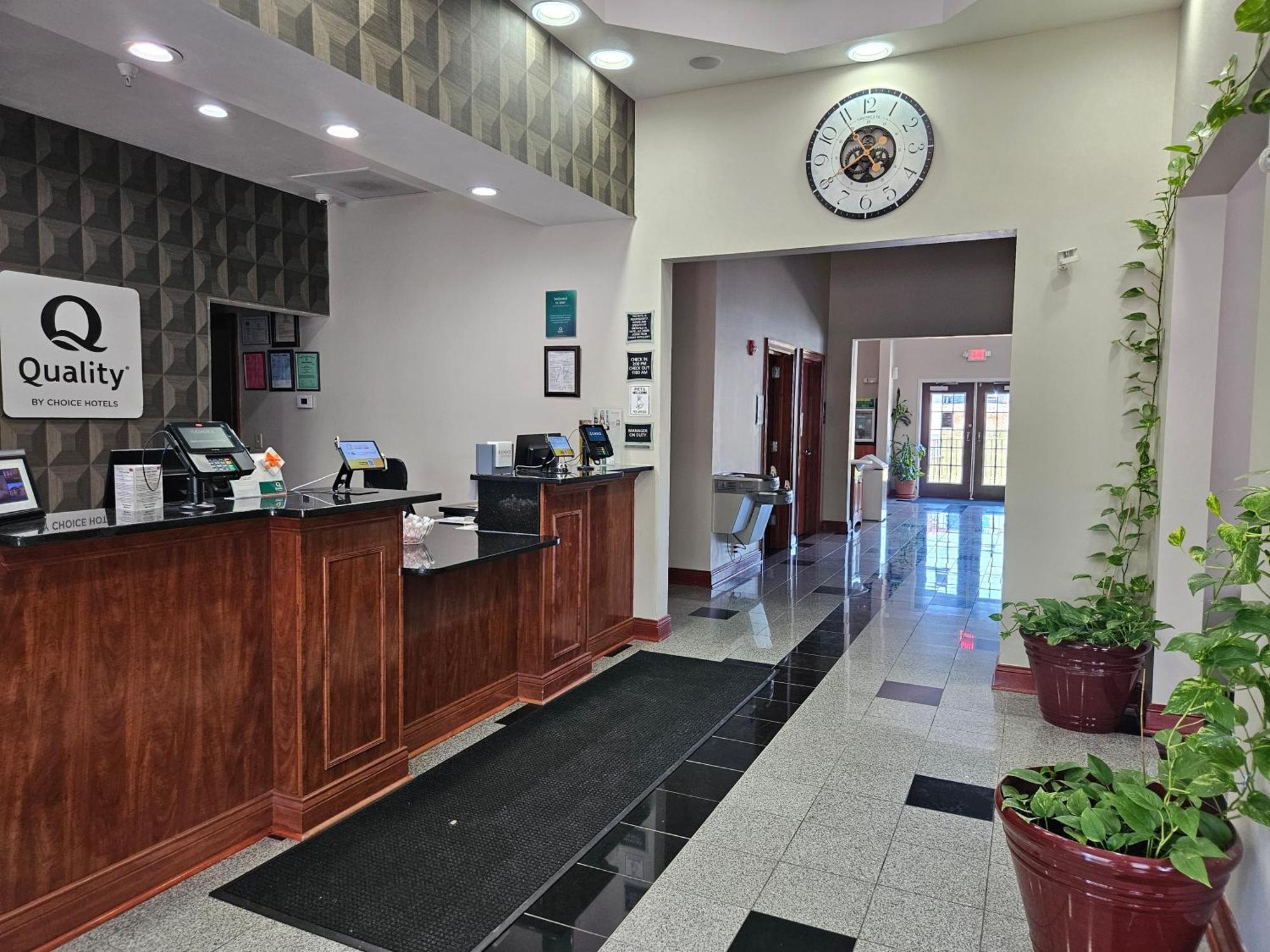 Quality Inn & Suites Greenville I-65 Экстерьер фото