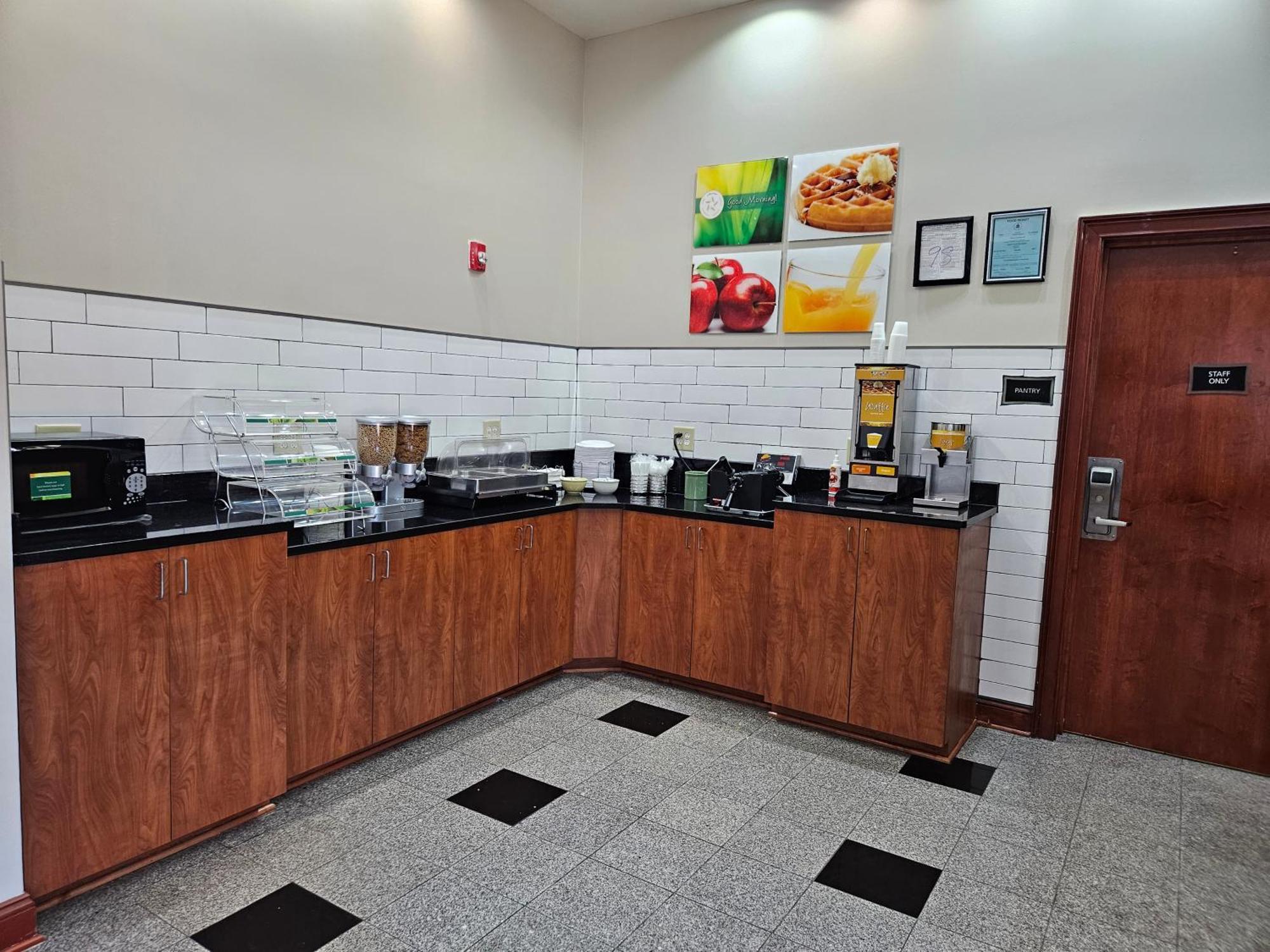 Quality Inn & Suites Greenville I-65 Экстерьер фото
